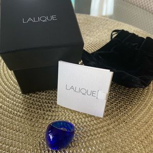 LALIQUE Cabochon crystal ring blue